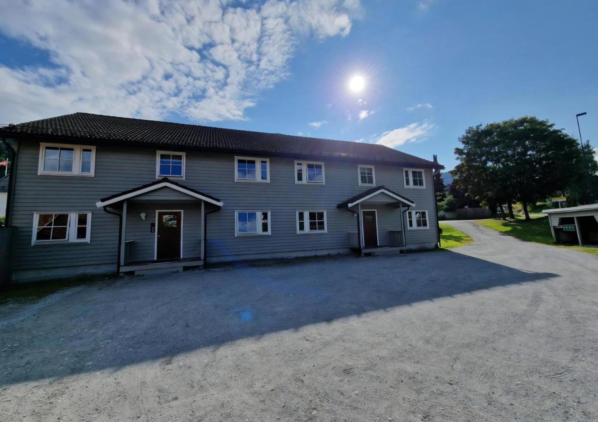 Rom Sentralt I Sogndal Pansiyon Dış mekan fotoğraf