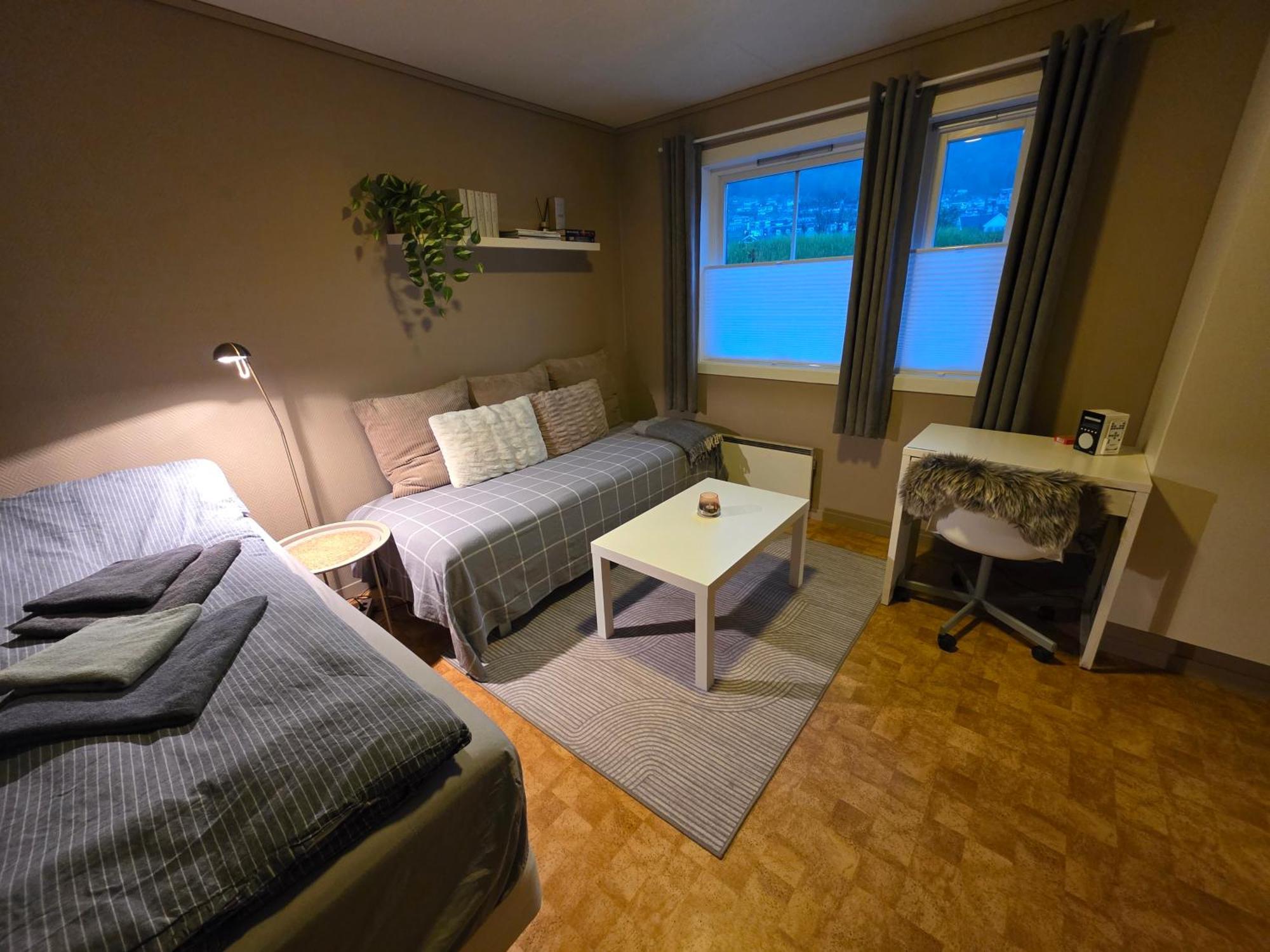 Rom Sentralt I Sogndal Pansiyon Dış mekan fotoğraf